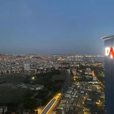 Luxury Sea Views Close The Airport شقة اسطنبول